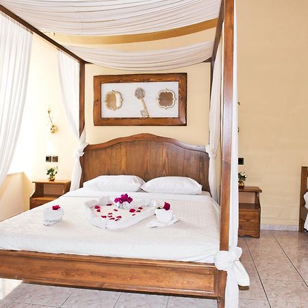 Naftilos Guest House カラ・ネラ エクステリア 写真