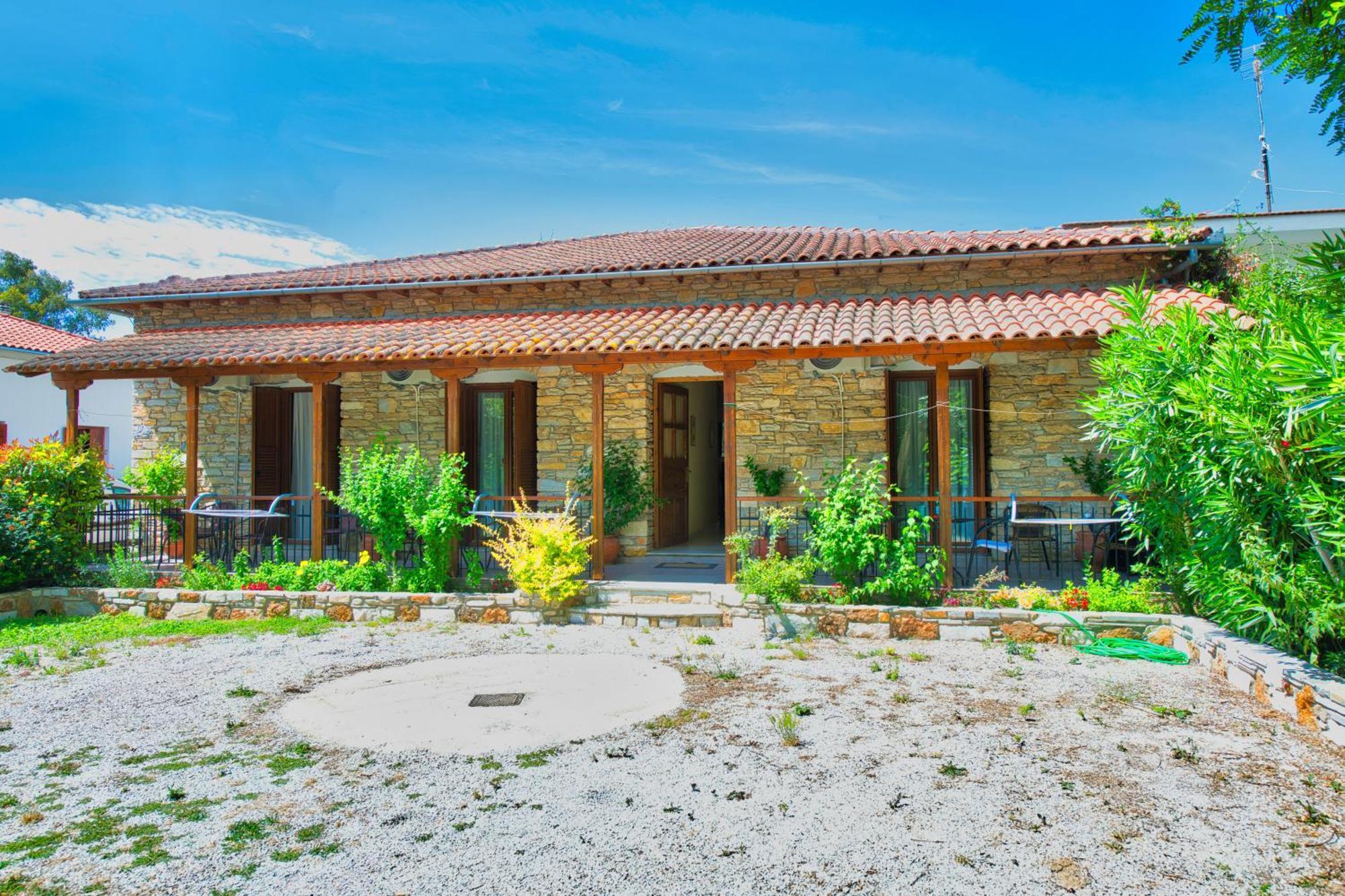 Naftilos Guest House カラ・ネラ エクステリア 写真