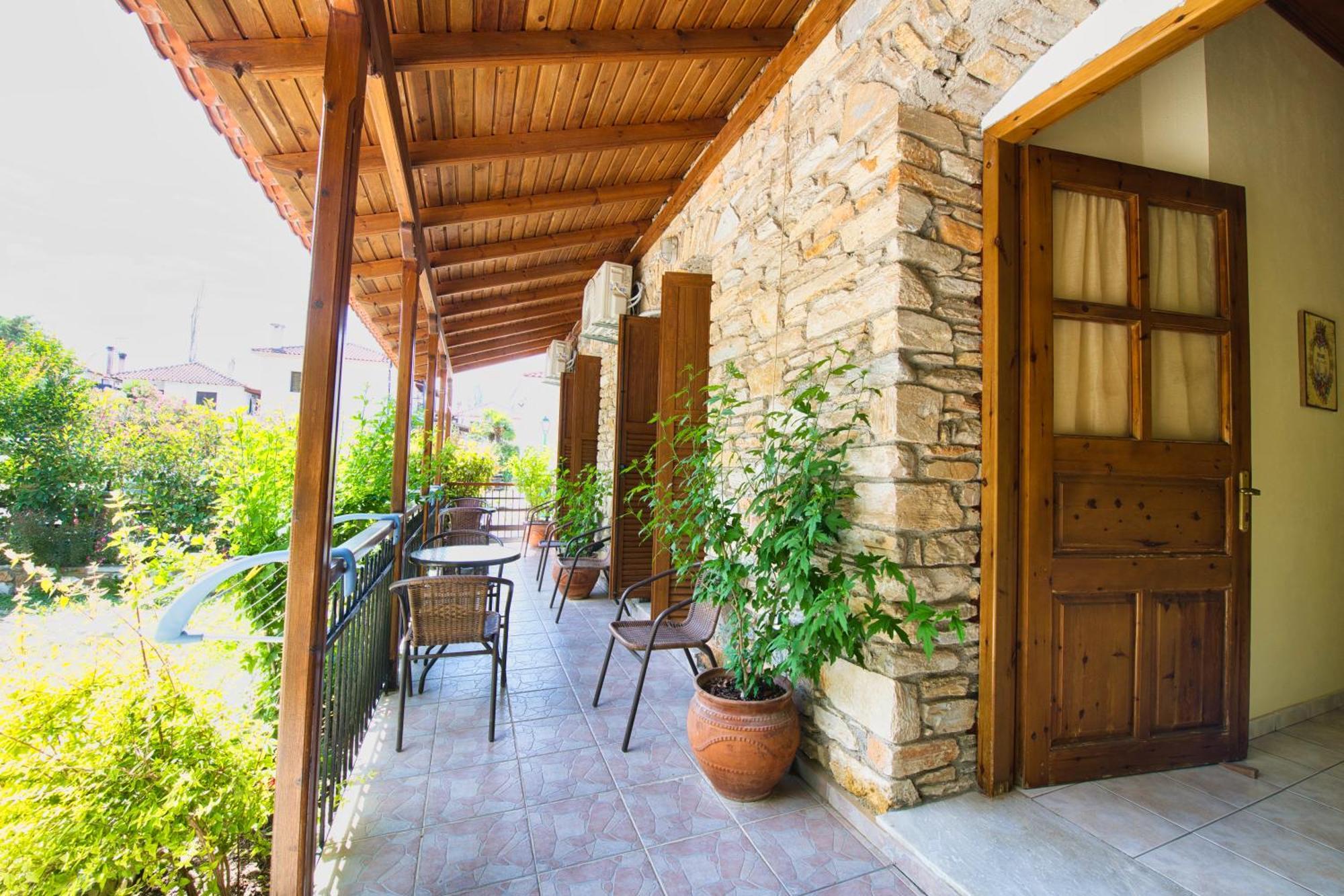 Naftilos Guest House カラ・ネラ エクステリア 写真