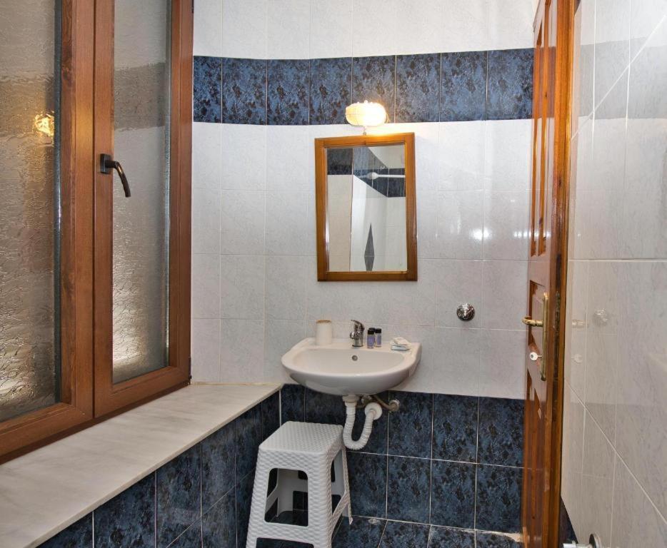 Naftilos Guest House カラ・ネラ エクステリア 写真